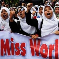 Dời đến Bali, Miss World vẫn bị đe dọa