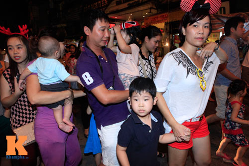 Phố cổ Hà Nội tắc nghẽn đêm hội trăng rằm - 4