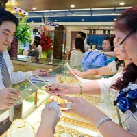 Tài chính - Bất động sản - Đảo chiều ngoạn mục, vàng vượt 38 triệu