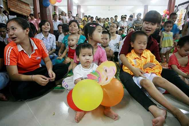 Trẻ mồ côi, HIV vui đón trung thu - 9