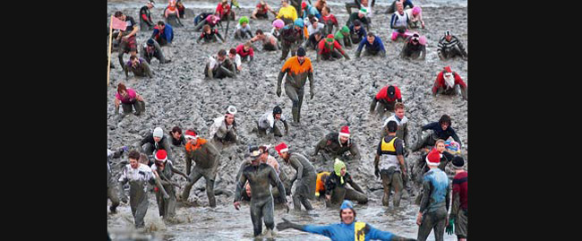 Cuộc chạy thi dưới đầm lầy dài gần 400 mét có tên là Maldon Mud Race được xem là thử thách thú vị nhất.
