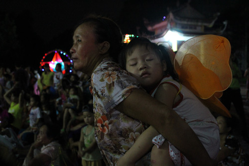 Trẻ ngoại thành rước đèn ông sao khủng - 11