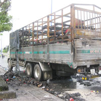 TP.HCM: Vừa qua hầm Thủ Thiêm, xe tải bốc cháy