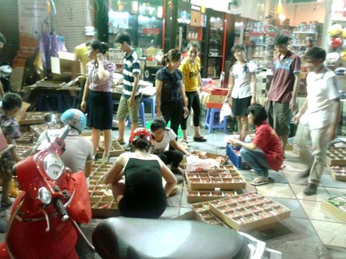 banh trung thu giam gia  trung thu  tin nhanh  tin moi