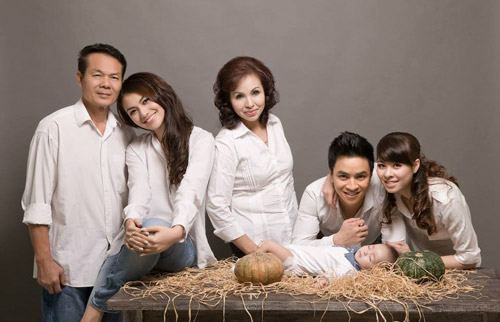 Hồng Quế khoe ảnh gia đình đẹp lung linh - 2