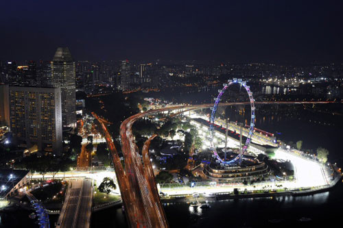 F1 Singapore GP: Vettel và phần còn lại - 1