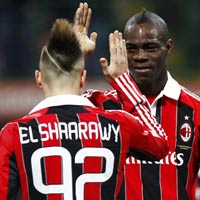 Bóng đá - Balotelli suýt "ăn đòn" vì trêu chọc quá đà