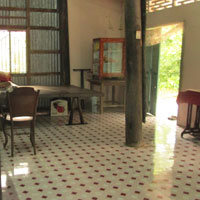 Tin tức trong ngày - Nửa đêm, trộm khênh mất bộ trường kỷ tiền tỷ