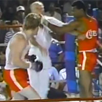 Thể thao - Video: Trọng tài bị hạ knock-out