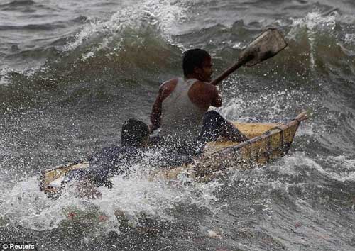 Siêu bão Usagi tàn phá Philippines, Đài Loan - 7