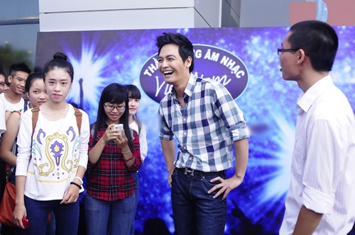 Phan Anh đồng hành cùng thí sinh Vietnam Idol - 4