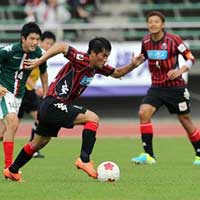 Bóng đá - Công Vinh đá chính: Ghi bàn &amp; nhận thẻ đỏ