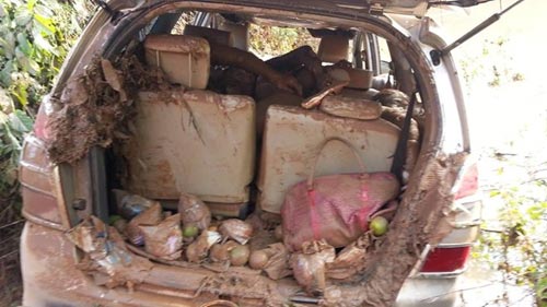 Cuộc trục vớt xe Innova và nạn nhân qua ảnh - 2