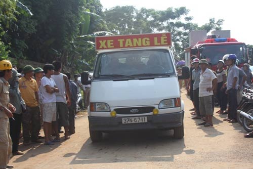 Cuộc trục vớt xe Innova và nạn nhân qua ảnh - 9