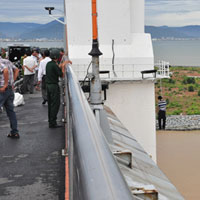 Tin tức trong ngày - Treo cổ trên cầu nghi do thua cá độ