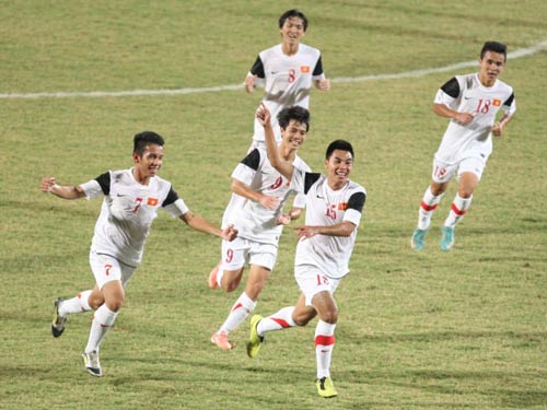 Chuyên gia nói về lối chơi U19 Việt Nam - 1