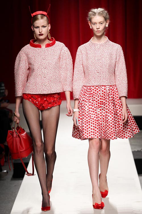 "Gái hư" và "gái ngoan" của Moschino - 16