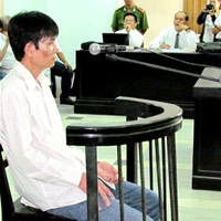 Tin tức trong ngày - Y án 23 năm tù kẻ mưu sát GĐ công an Khánh Hòa