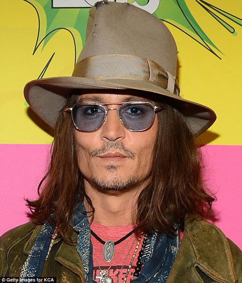 Sốc: Johnny Depp tiết lộ mù mắt trái - 1
