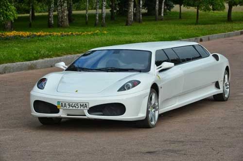 Xe limousine Ferrari nhái giống như thật - 4