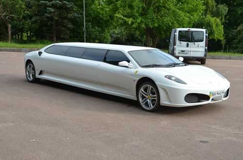 Xe limousine Ferrari nhái giống như thật - 6