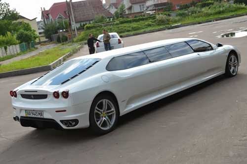 Xe limousine Ferrari nhái giống như thật - 7