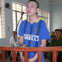 Pháp luật - Đang ăn nhậu, cầm dao truy sát bạn