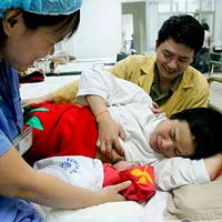 Tin tức trong ngày - Vợ sinh con, chồng được nghỉ: Thiếu công bằng