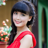 Bạn trẻ - Cuộc sống - Nữ sinh Phương Đông quyến rũ sắc đỏ