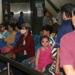 Nghỉ làm, nghỉ học vì dịch đau mắt đỏ