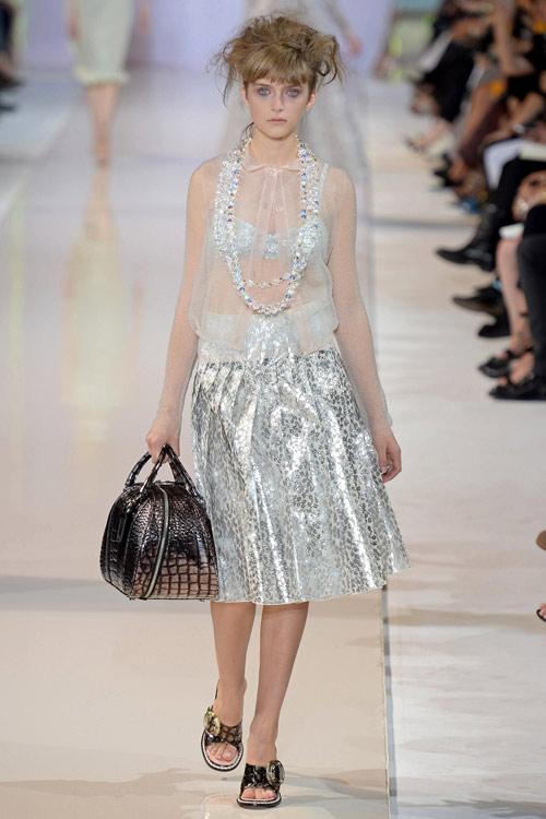 Ngắm người đàn bà trẻ con của Rochas - 12