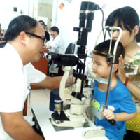 Sức khỏe đời sống - Hà Nội: Học sinh đau mắt đỏ nên nghỉ học