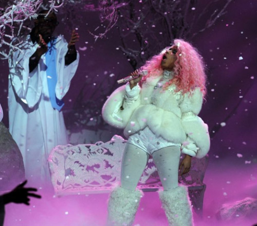 Thời trang "dọa ma" của Nicki Minaj - 19