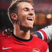Bóng đá - Arsenal: Cảm hứng Ozil, bùng nổ Ramsey