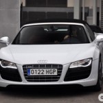 Ô tô - Xe máy - Ronaldo lái Audi R8 V10 Spyder rời sân bóng