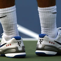Học tennis qua ti vi: Chọn giày thi đấu
