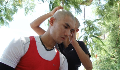 Nhan Phúc Vinh - Linh Chi cạo trọc đầu - 3