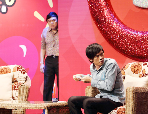 Trấn Thành hành nghề… kiệu ôm - 5