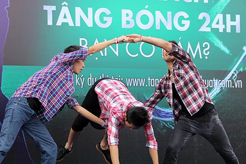 "Thử thách tâng bóng 24h" cuốn hút giới trẻ - 7