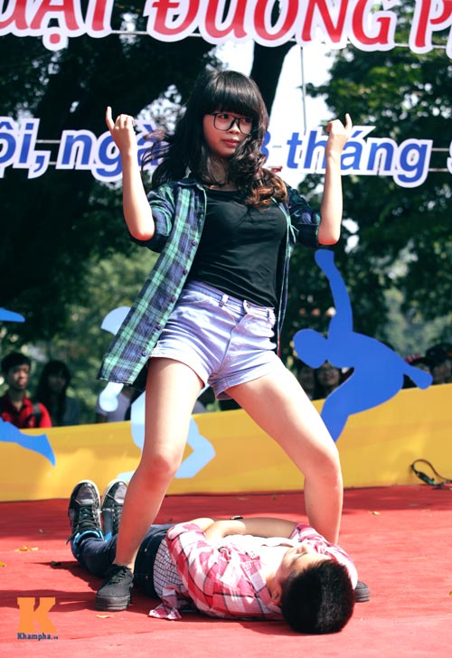 Giới trẻ Hà Thành táo bạo nhảy Gangnam Style - 6