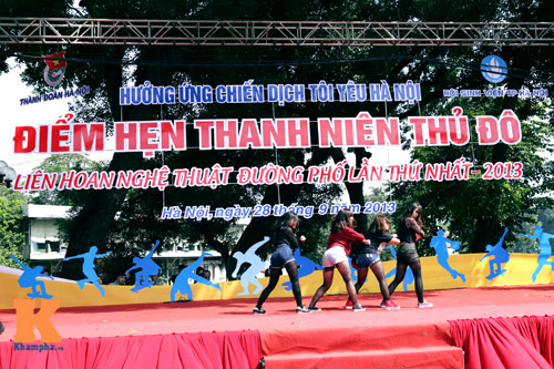 Giới trẻ Hà Thành táo bạo nhảy Gangnam Style - 1