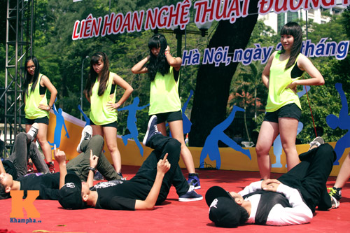 Giới trẻ Hà Thành táo bạo nhảy Gangnam Style - 11