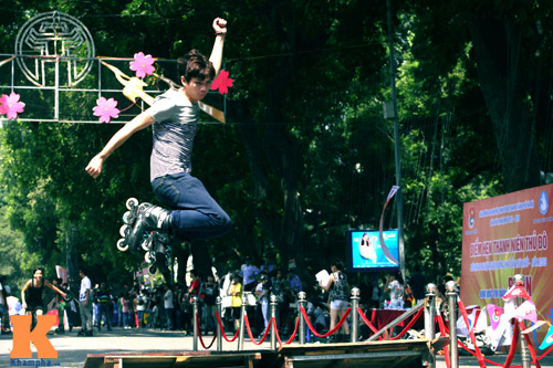 Giới trẻ Hà Thành táo bạo nhảy Gangnam Style - 4