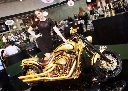 Hoa mắt ngắm mô tô mạ vàng 24 carat - 7