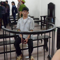 Pháp luật - Vợ xô xát với hàng xóm, chồng bị chém suýt chết