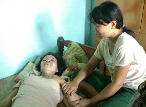 4 trẻ bị tường sập đè chết: Tang thương xóm núi - 3