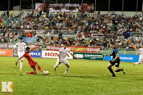 U23 Việt Nam: Thắng to, chưa hết lo - 9