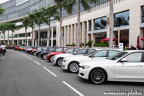 Dàn xe sang BMW đa màu sắc tụ họp ở Sài Gòn - 3