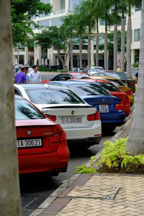 Dàn xe sang BMW đa màu sắc tụ họp ở Sài Gòn - 6