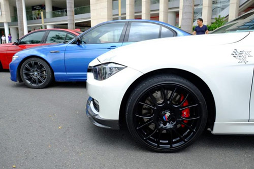 Dàn xe sang BMW đa màu sắc tụ họp ở Sài Gòn - 8